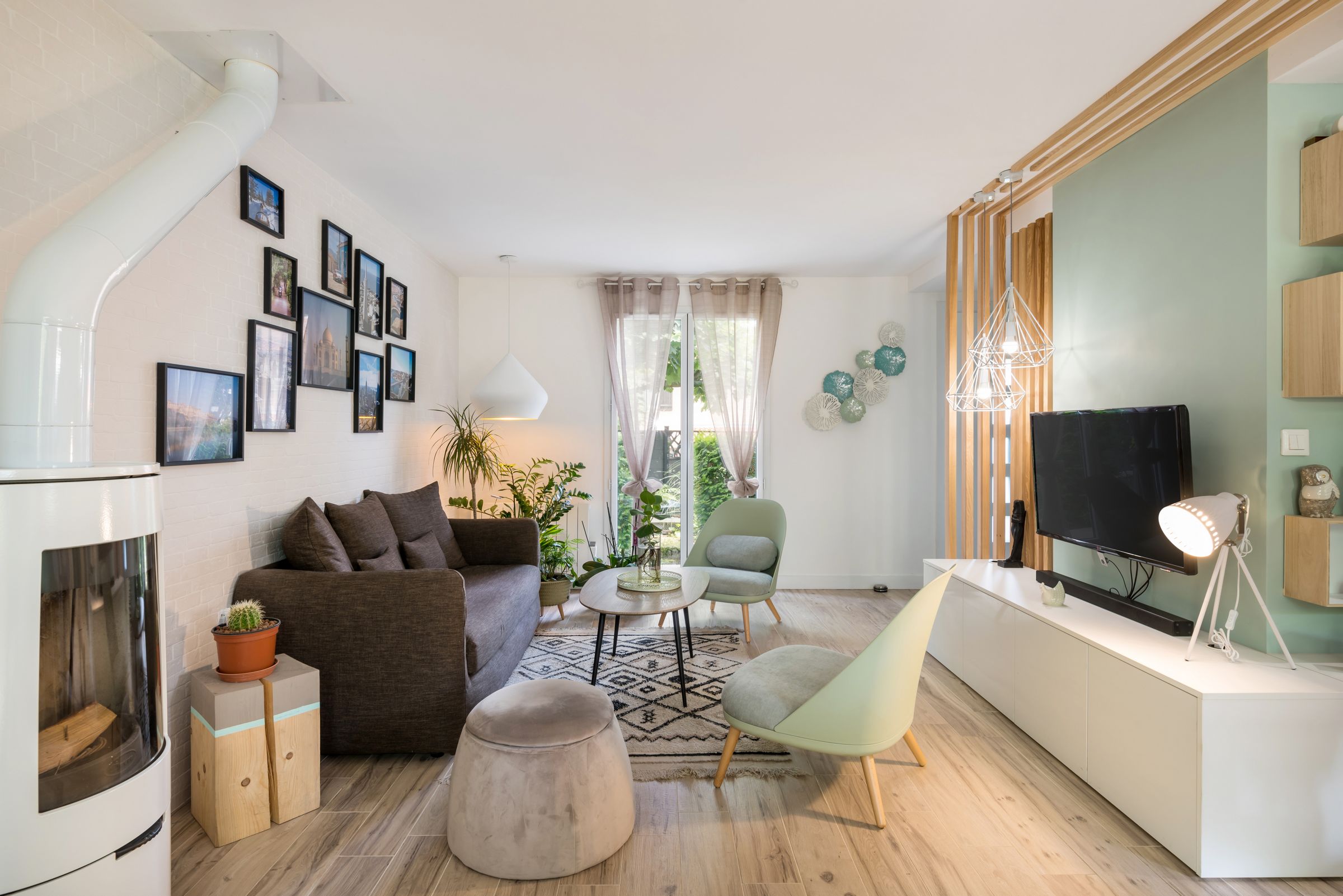 espace salon style scandinave bois mint blanc et poele a bois annie mazuy architecte interieur lyon