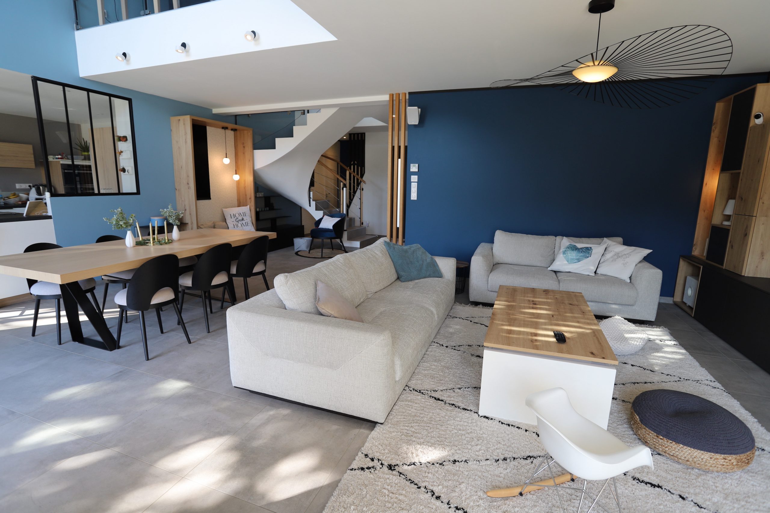 @anniemazuy#architectedinterieur#craponne#lyon#amenagement#piecedevie#bleu#amenagement4