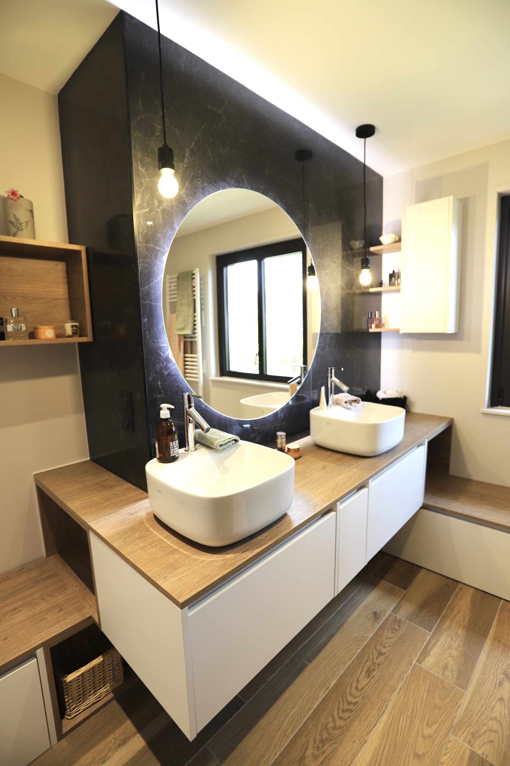 @aprilmoonhomeedition#architectedinterieur #amenagementdinterieur #salledebainsurmesure #salledebain #surmesure #reenovationhautdegamme #renovation1