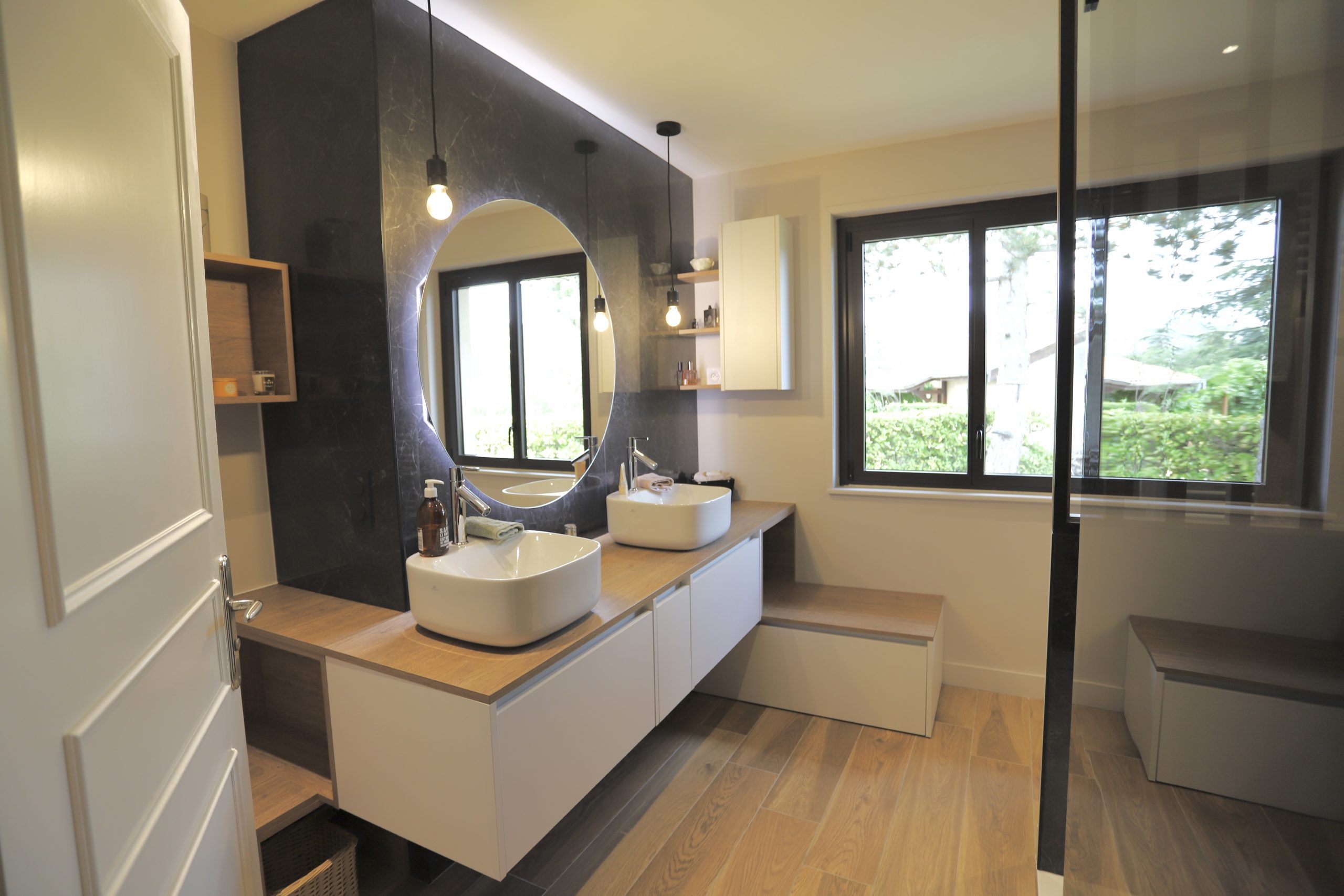@aprilmoonhomeedition#architectedinterieur #amenagementdinterieur #salledebainsurmesure #salledebain #surmesure #reenovationhautdegamme #renovation2