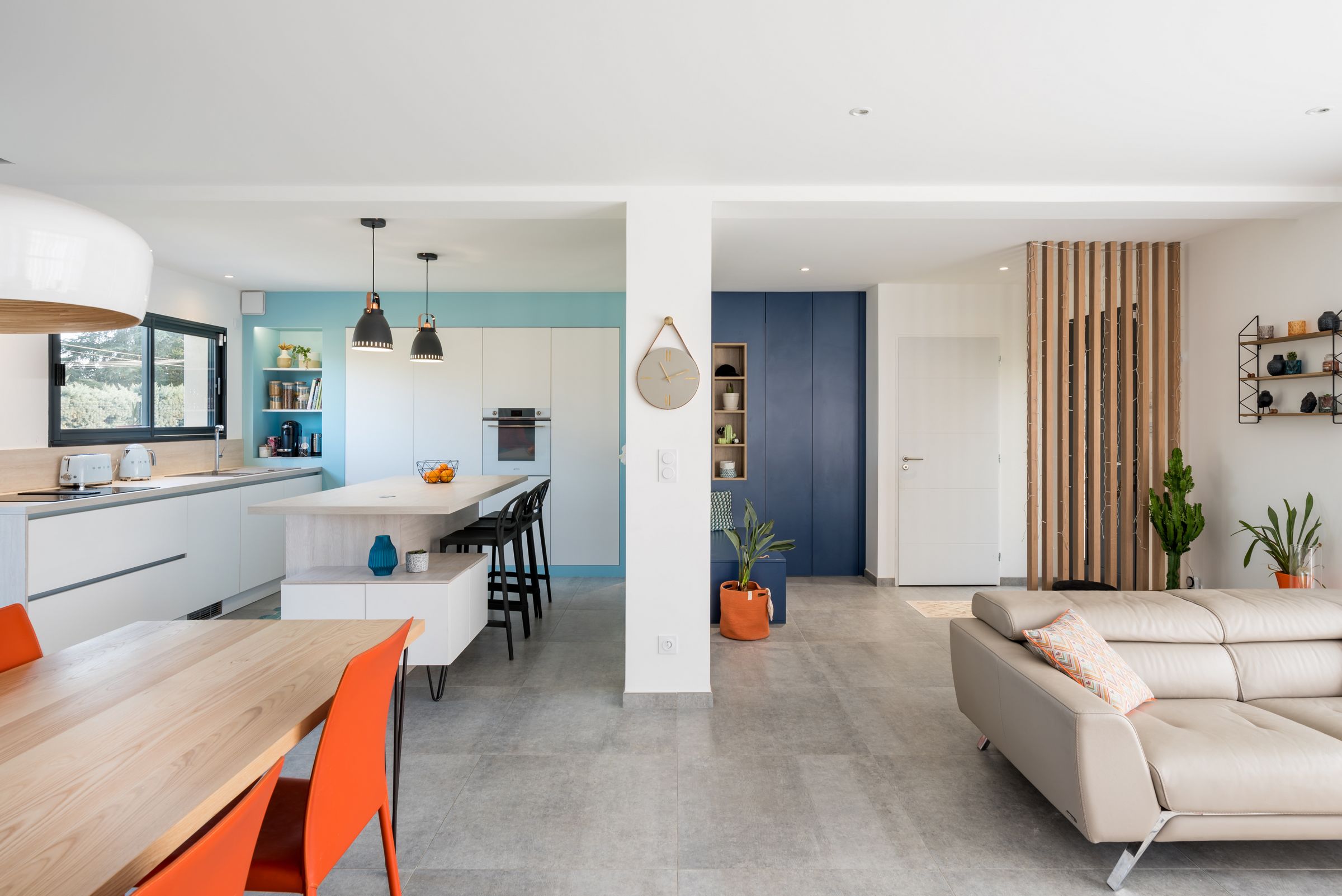 amenagement interieur dans maison contemporaine a chaponost par annie mazuy