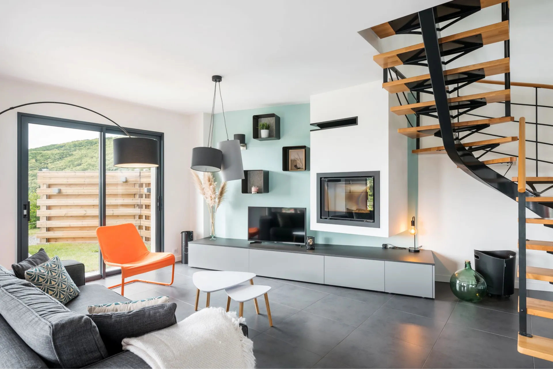 Meuble tv, cheminée design, bureau sur mesure, décoration