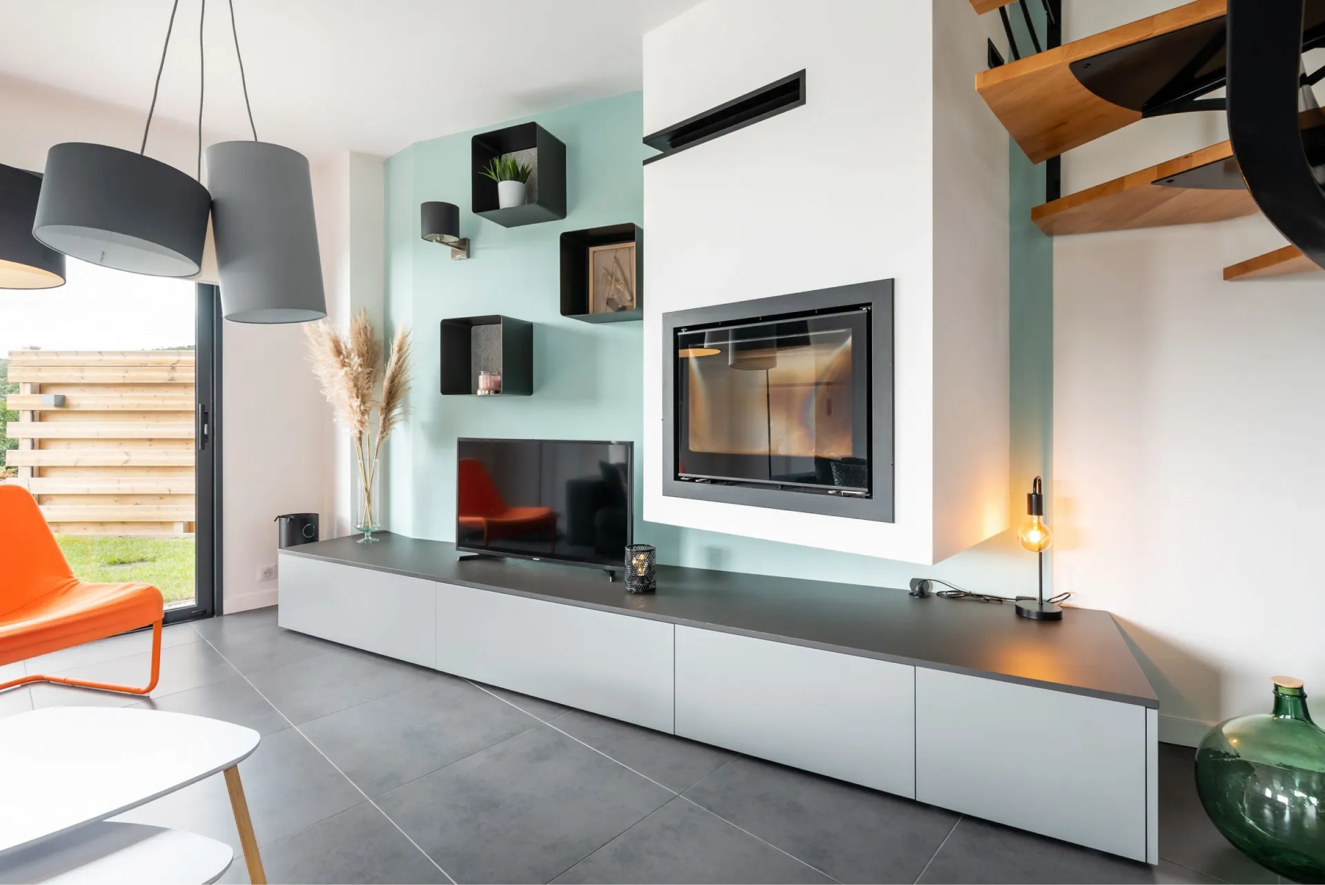 Meuble tv, cheminée design, bureau sur mesure, décoration